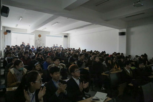 6产品造型学院先进事迹报告会.jpg