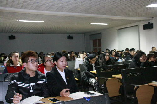 4电影学院先进事迹报告会.JPG