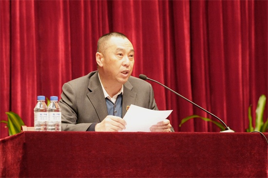 4学院院长助理王首民传达了省教育厅、省高校工委“学党章、讲规....jpg