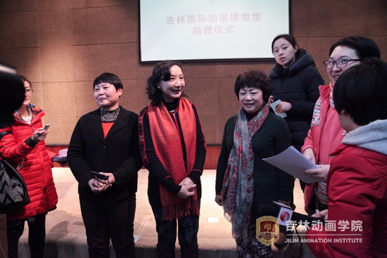3web张松林的三位女儿接受新闻媒体采访.jpg
