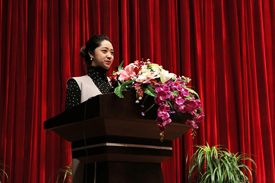 3学校团委副书记刘博主持开班仪式 刘子铭摄.JPG
