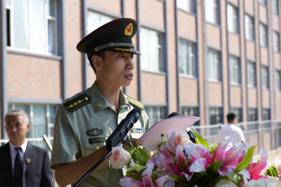 李雄讲话.jpg