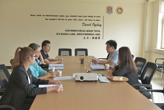 1广告学院与科苑社区签订志愿服务基地协议.jpg