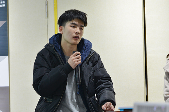 听学长讲大学的故事.jpg