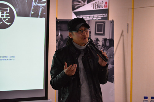 2. 谭悦副系主任主持并进行学产对接实践教学平台的全面介绍_副本.jpg
